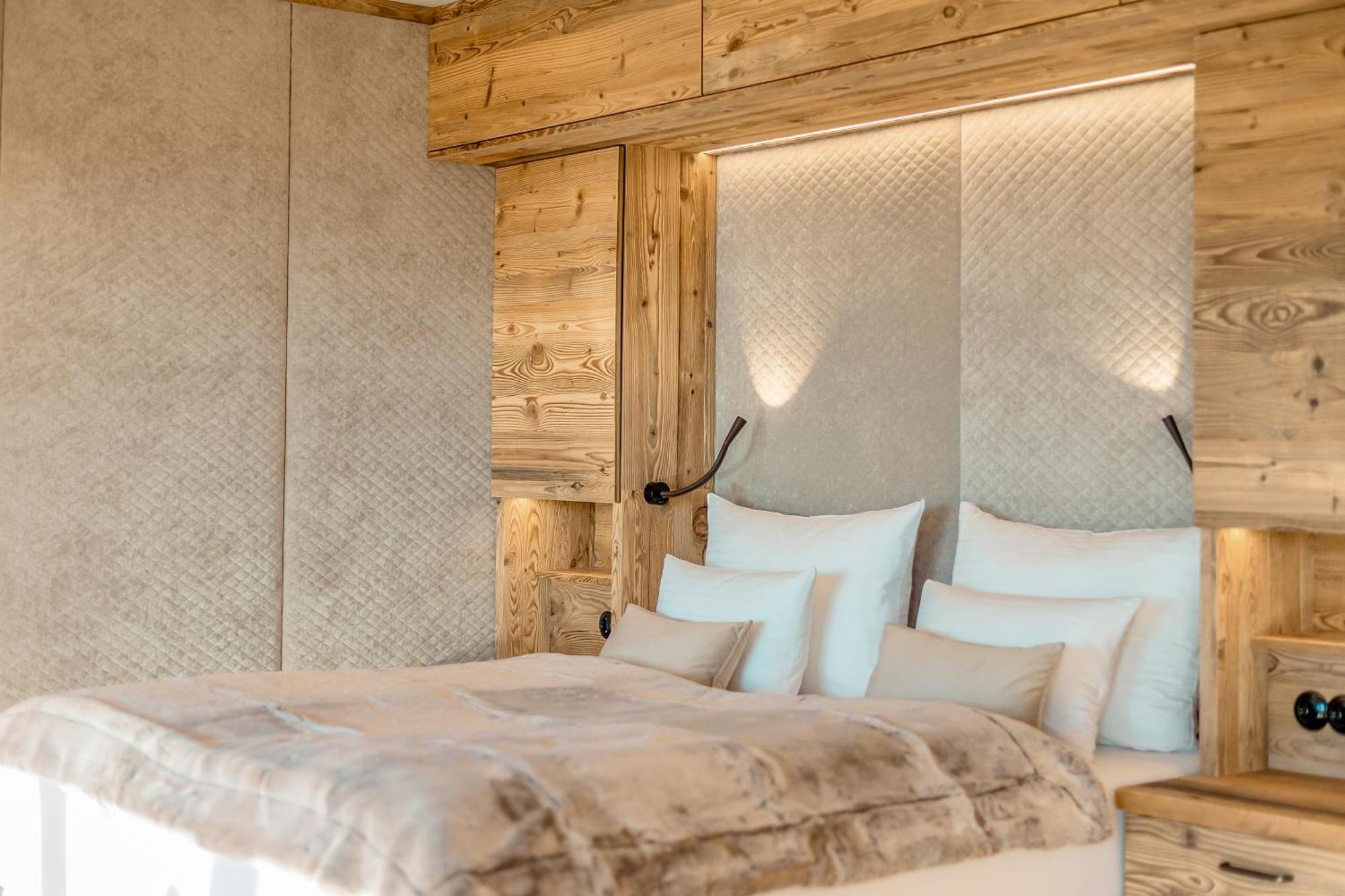 Brandlalm Chalets Gundisch Rom bilde