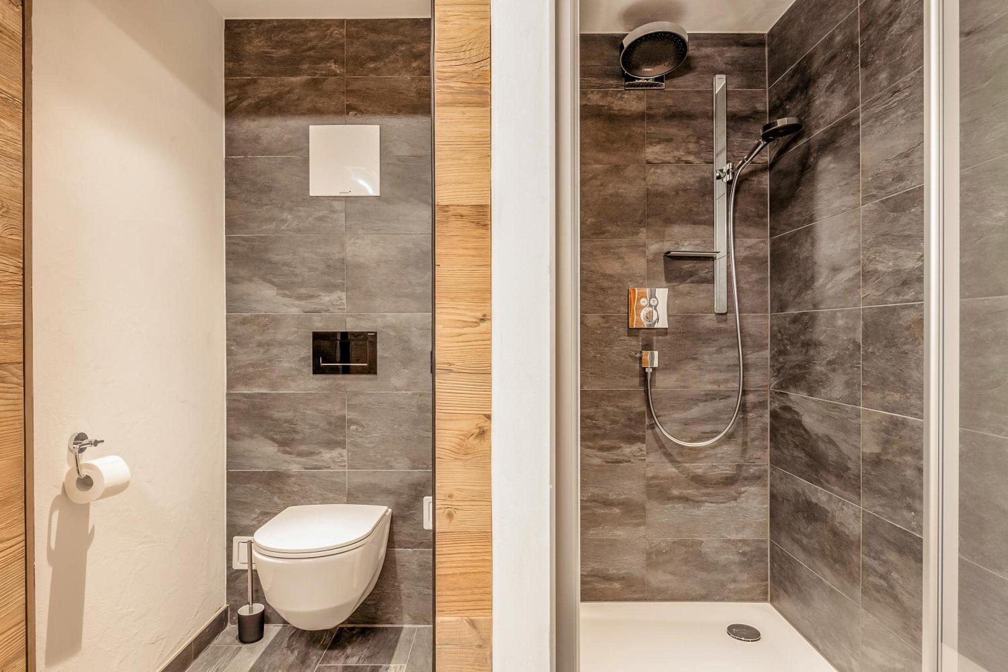 Brandlalm Chalets Gundisch Rom bilde